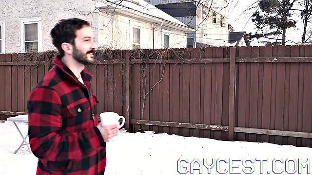 трое волосатых соседей устраивают жёсткий минет и римминг