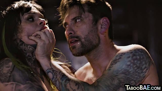 Big-titted tattooed babe pussyfingered