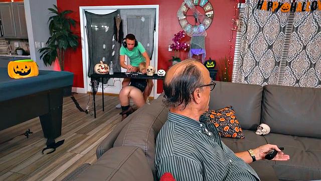 Big Babe pussysmashed by her lover