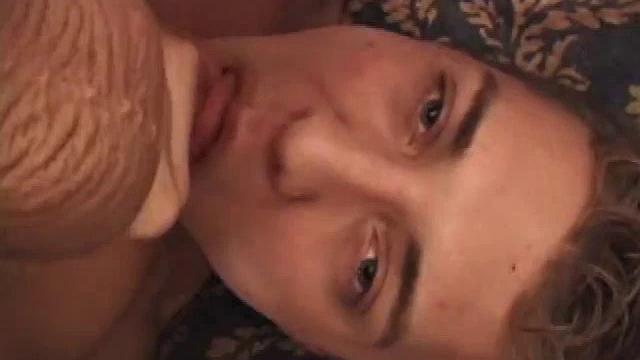 Jake Havoc starts off jerking off to a gay porn video and inserting various sized lubed dildos up his young ass. Then he demonstrates his self-sucking skills, before shooting a cum load all over his face.