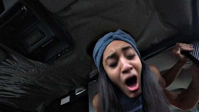 21yo inked slut fucked in her wet pussy in the cab