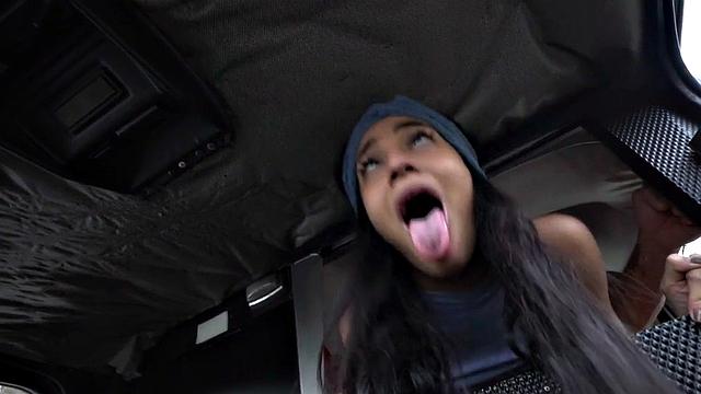 21yo inked slut fucked in her wet pussy in the cab