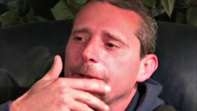 Джейсон яростно дрочит и мощно кончает перед камерой