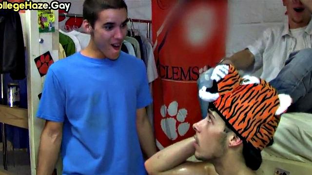 Real twink sucks cock and gets assfucked in dorm party