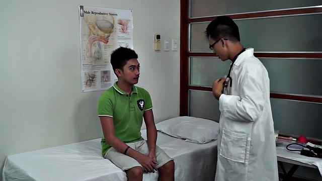 Gay doctor seduces Asian patient in medical room