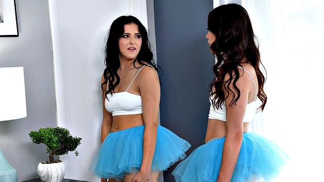 Daisy and Serena Will Do Anything to Get Pregnant