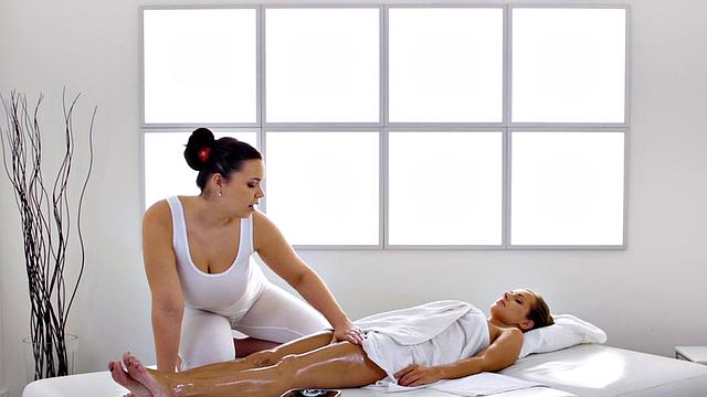 Oiled bigtitted dyke fingering in erotic affair