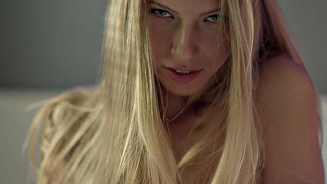 Get off to this steamy solo session in the bedroom