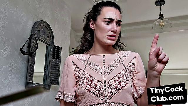 британская красотка в белье дразнит и унижает его маленький член