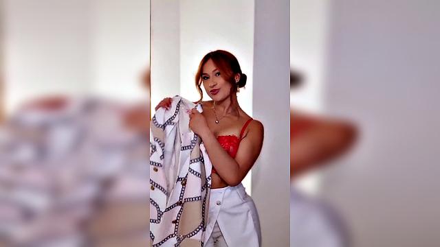 секретарша в красном белье удивляет доктора страстью