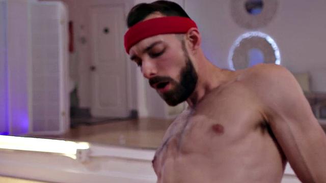 Petite gym tranny fucks male in while kissing