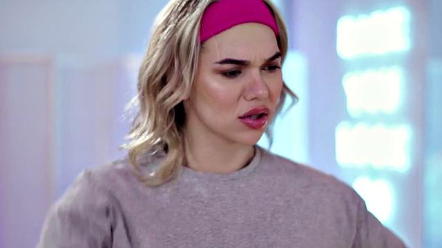 Petite gym tranny fucks male in while kissing