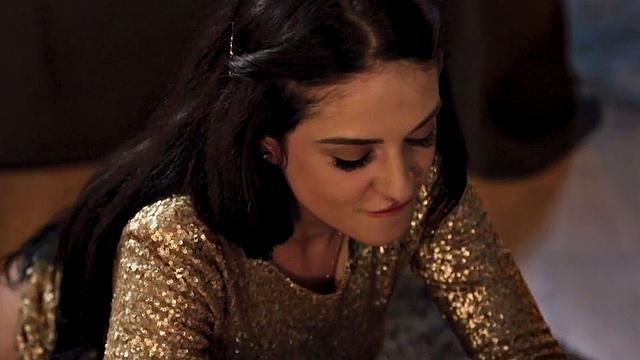 Striptease babe gets doggystyled by client after deepthroat