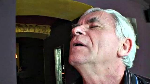 Teen barmaid screws in reverse