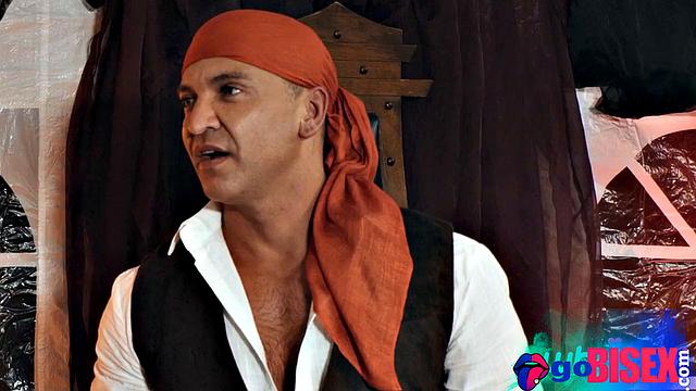 Stunning babe cockriding in 3way