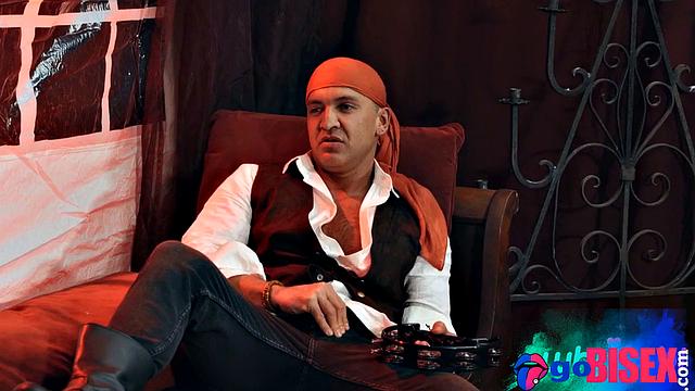 Stunning babe cockriding in 3way