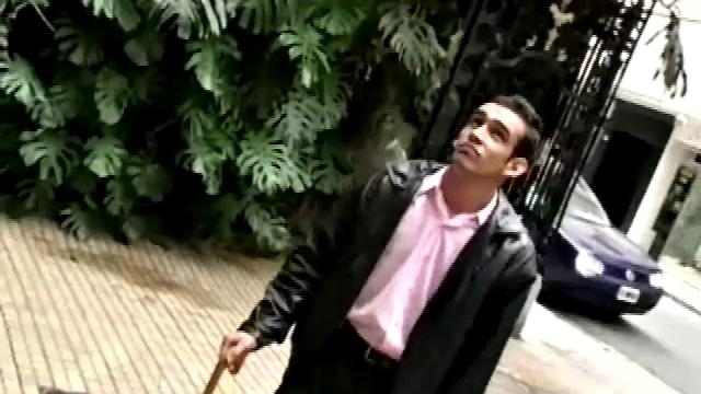 диего висенте приносит цветы хуану ромеро и жестко трахает его в ванной