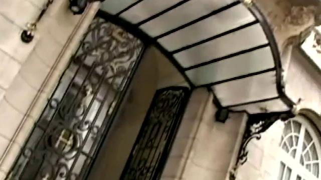 диего висенте приносит цветы хуану ромеро и жестко трахает его в ванной