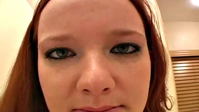 Sexy solo teen masturbates