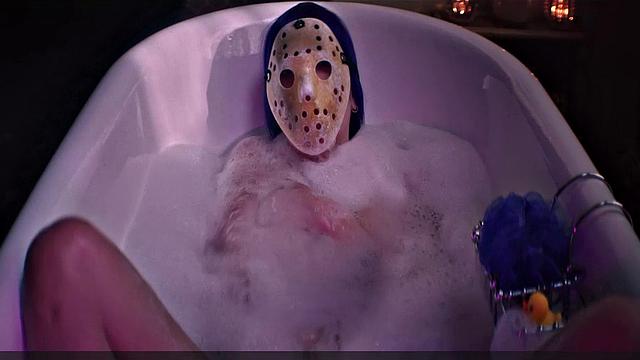 Ashley Benson is Sexy and Hot