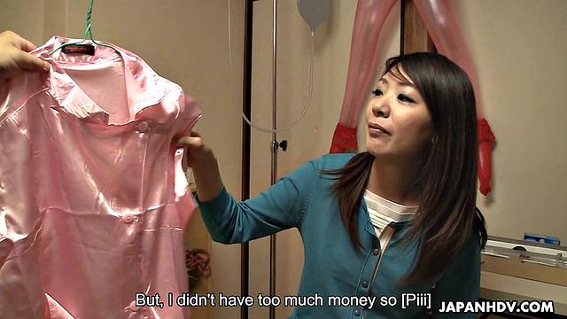 томоми мацуда нарядилась медсестрой - её жопка сегодня на первой линии