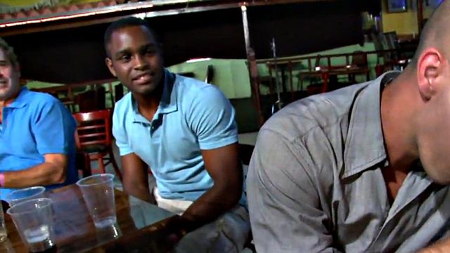 Hung stripper getting public blowjob