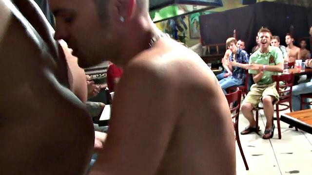 Hung stripper getting public blowjob