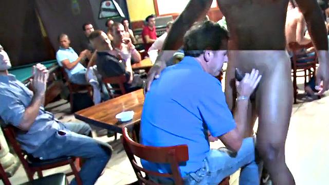 Hung stripper getting public blowjob
