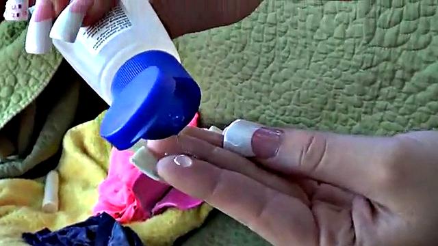 Close teen clit gets warm and moist