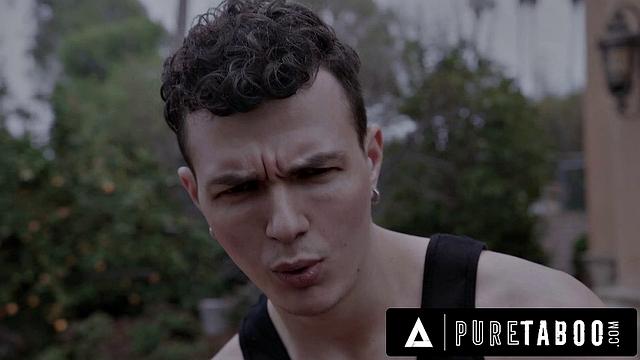 жена после укуса паука высасывает мужика и его друга до капли