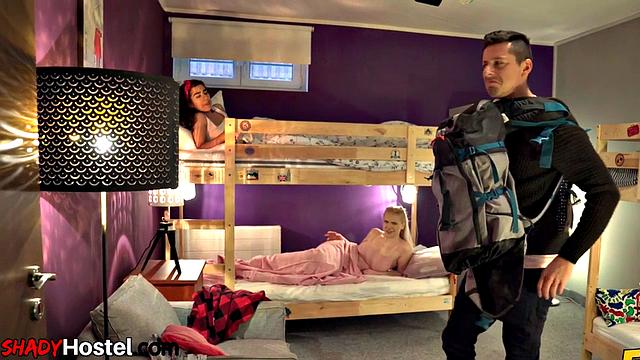 Cockhungry babes enjoying in erotic 3some