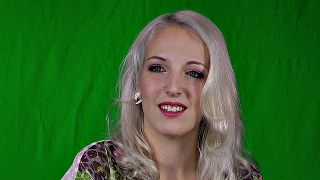 Blonde euroslut having outdoor sex and gives head