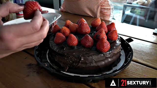 21 SEXTURY - Slutty Roommates Alexis Crystal, Lilu Moon, And Sabrisse Love Baking And Sex part 1