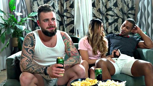 Sinning petite Asian pussy banged in doggystyle licking