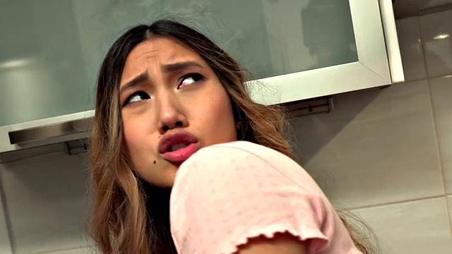 Sinning petite Asian pussy banged in doggystyle licking