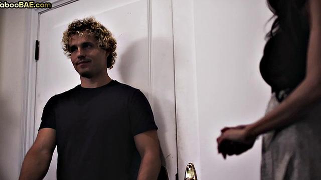 Bigbooty babe gets tight pussy banged by lover