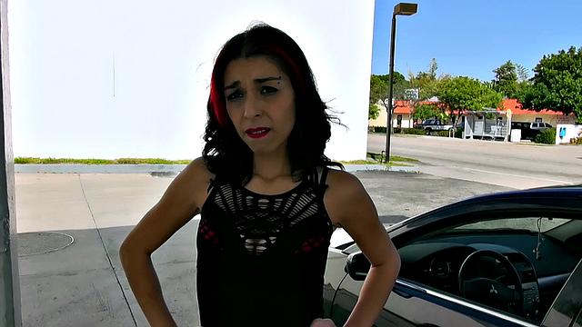 Latina amateur gives a steamy one-on-one handjob & gets a facial in the car