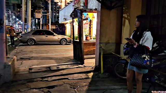 Азиатка с худым телом сосет и получает в позе наездницы и раком.