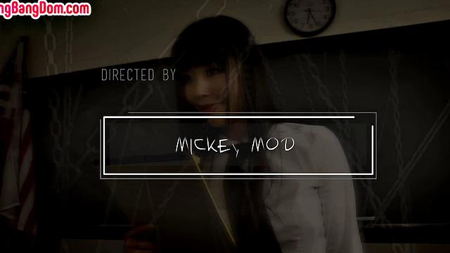 Asian slut stretched in IR DP hardcore till bukkake