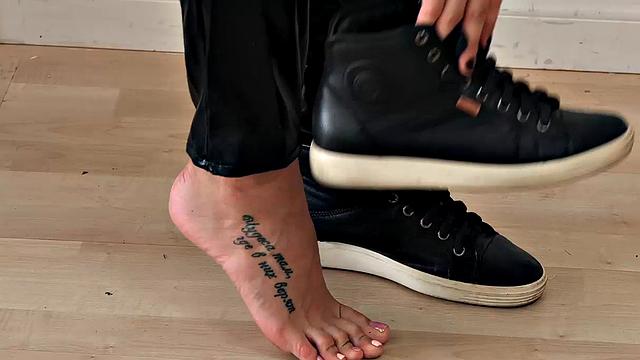 Big Tits Crystal Rush Is Caught In Crime But Enjoys Being Fucked For Punishment