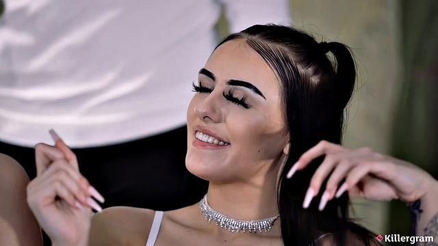 Шай Лондон с жаждой берет большой член Рейлана Франко глубоко в себя и кончает от кайфа.