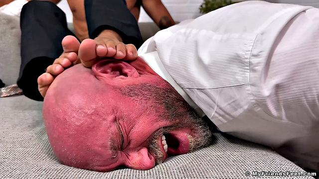 Boss Luca Gets Worshiped - Luca