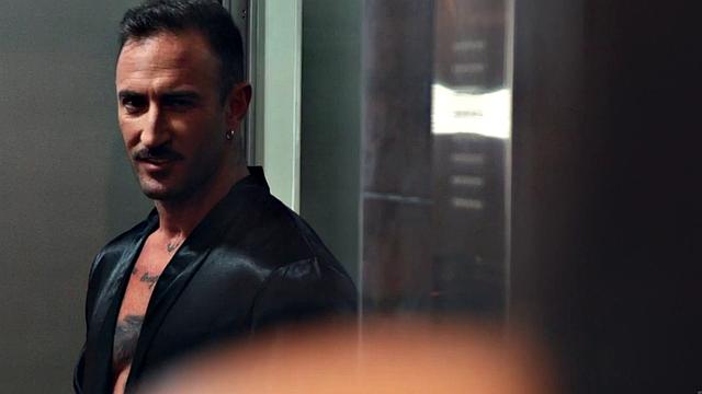 Curvy trans cockriding lucky boyfriend in shower