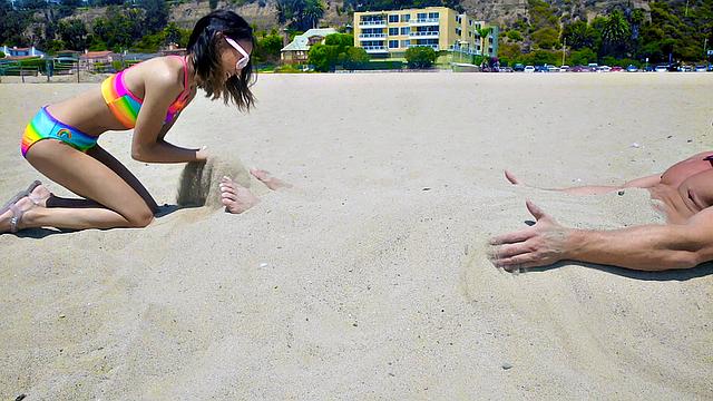 Petite Beach Babe Gets Fucked