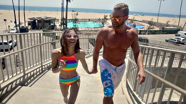 Petite Beach Babe Gets Fucked