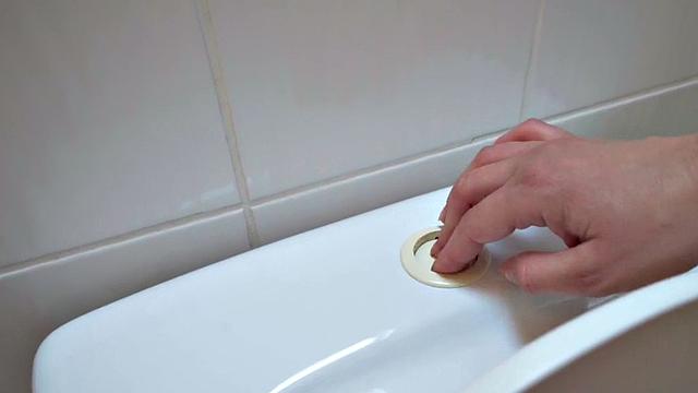 Big-titted hostel babe banged by roommate in threesome