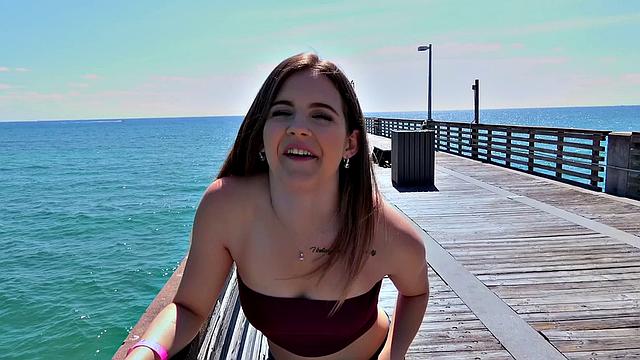 Teen Gives Ass For Cash