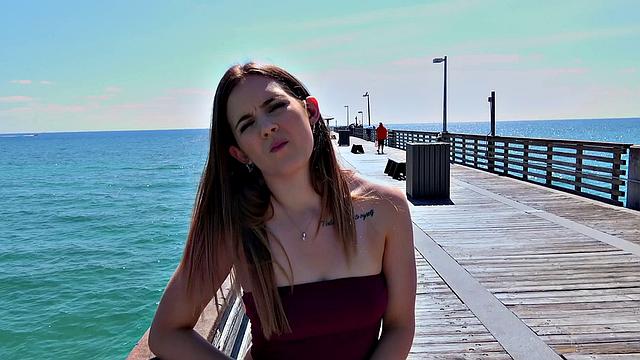 Teen Gives Ass For Cash