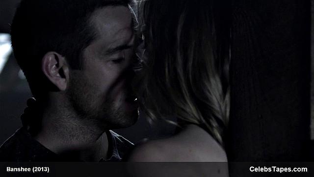 Лили Симмонс соблазняет стройной фигурой и жарким поцелуем на свежем воздухе