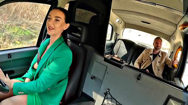 Amateur cab bae got pussylicked and fucked in backseat